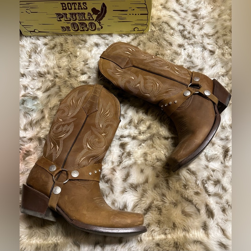 Woman’s Cowboy boots Pluma de oros